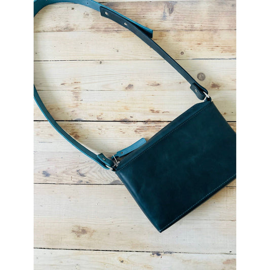 Crossbody nahkalaukku TOURIST (useita eri värejä) - Kotikauppa