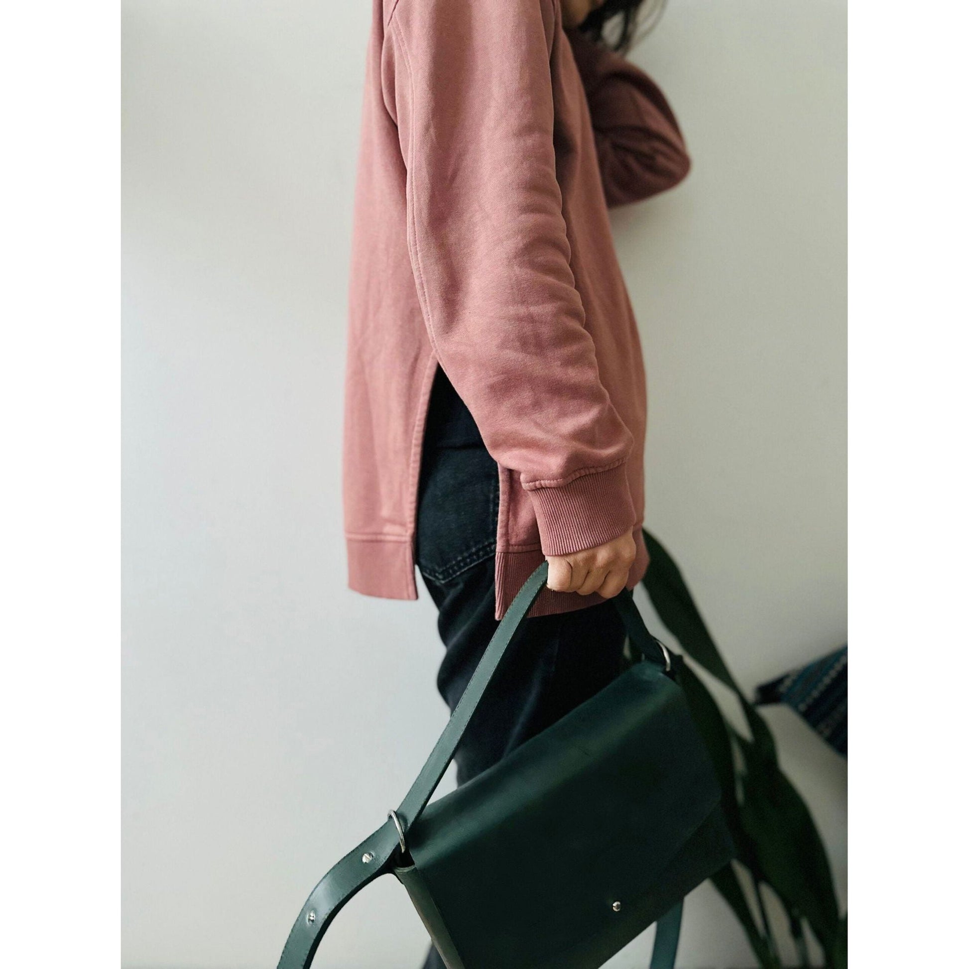 Crossbody nahkalaukku TOURIST (useita eri värejä) - Kotikauppa