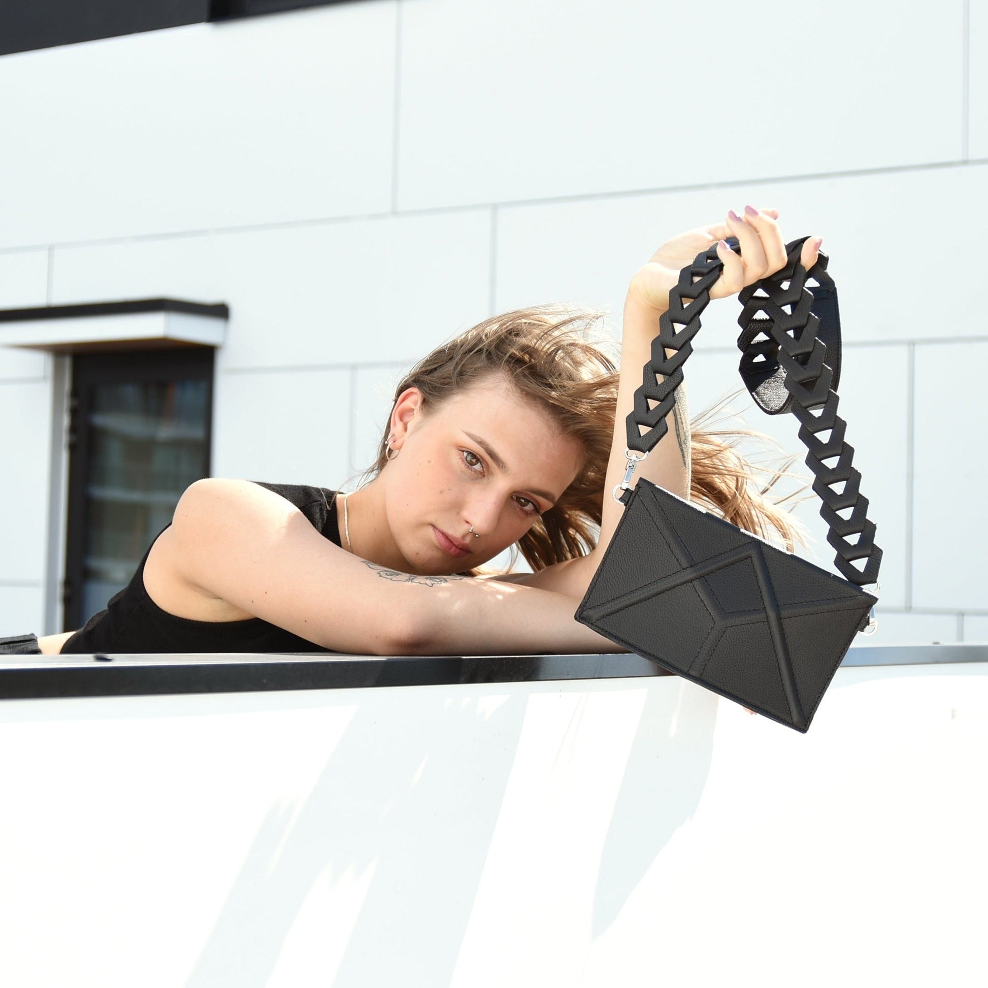 FACET Clutch laukku Venetsia hihnalla - Gerda Retter Design