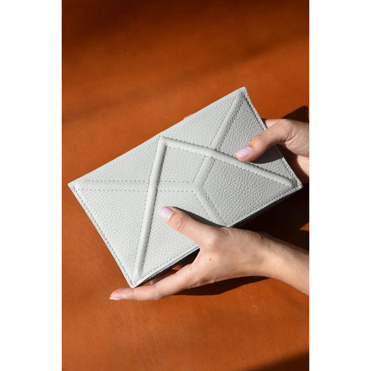 FACET clutch-Laukku - Vaaleanharmaa - Gerda Retter Design
