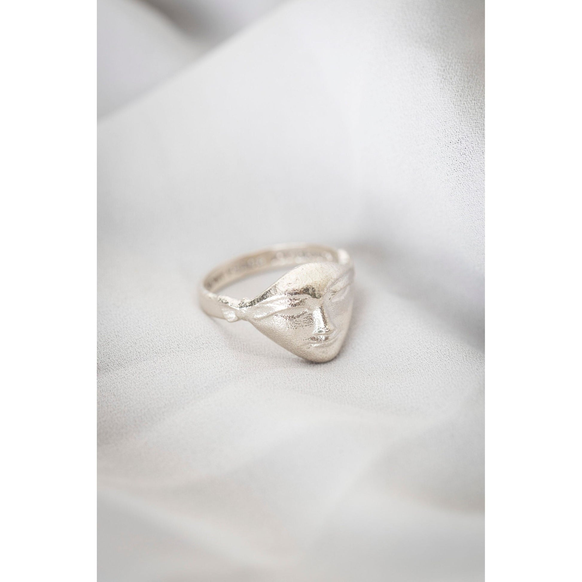 Hathor Harmony Ring - Silver
