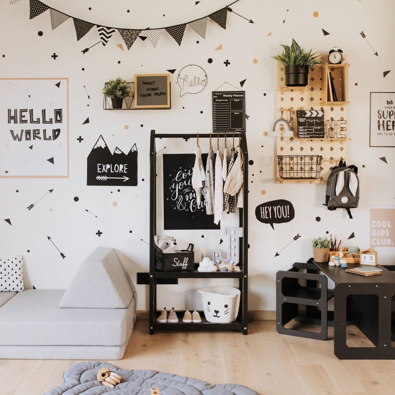 House Shaped Clothing Rack with Storage - Kotikauppa