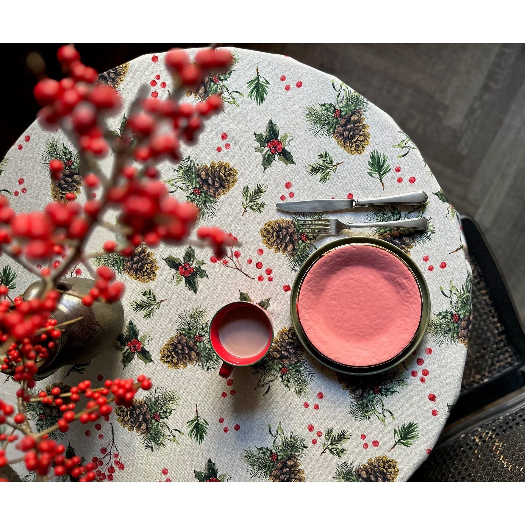 Christmas Motive Golden Pine Round Tablecloth