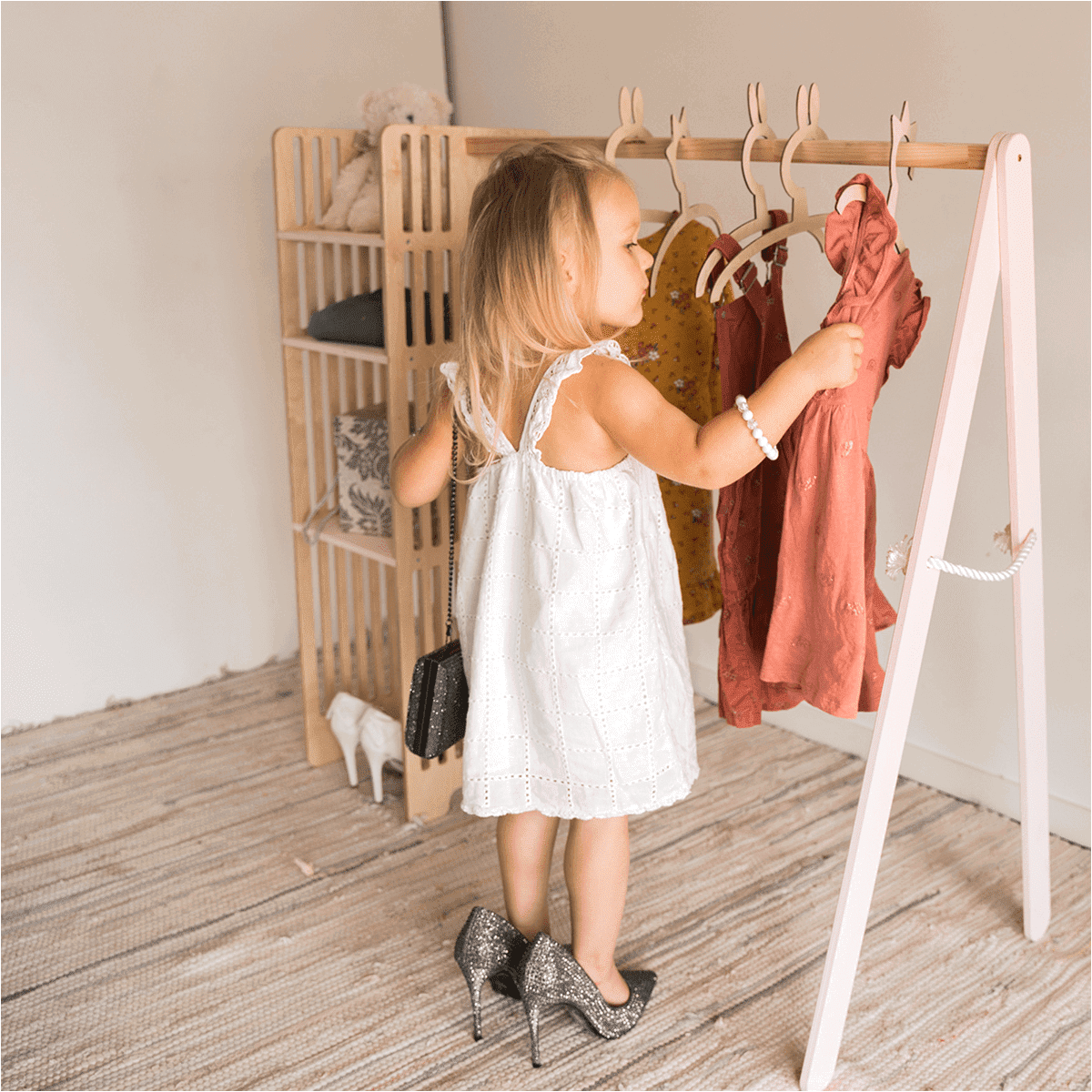 Kids Wooden Clothing Rack - Kotikauppa