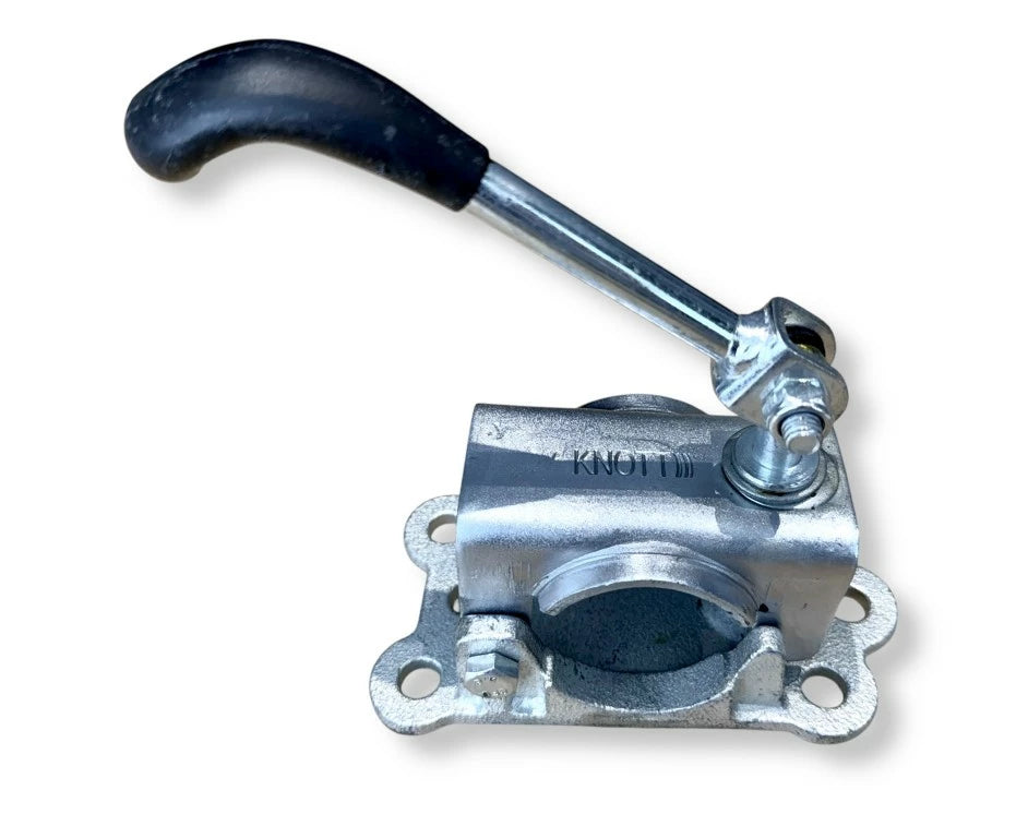 Kiinnike 48mm putkelle valurauta pohja nivelkahva | 2110305