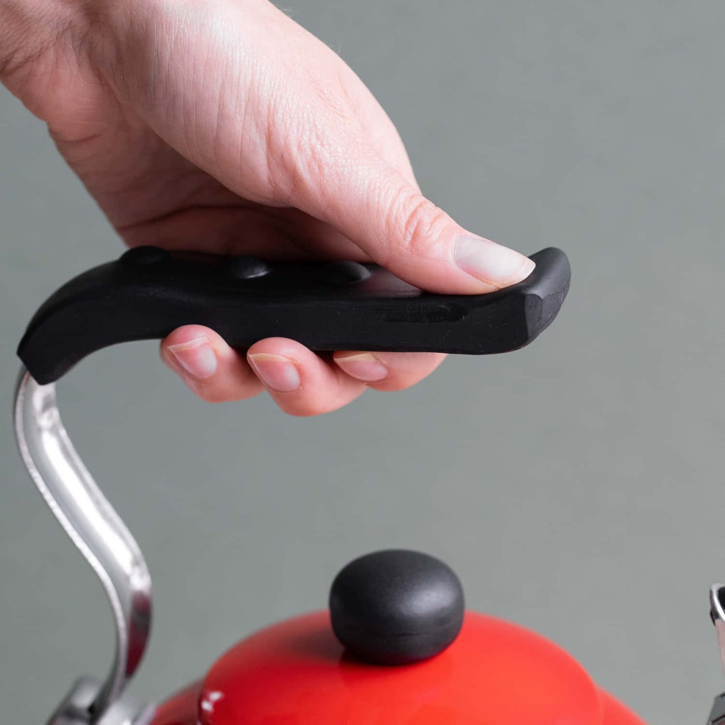 La Cafetière Kettle with Whistle - Red, 2 Liters - Kotikauppa