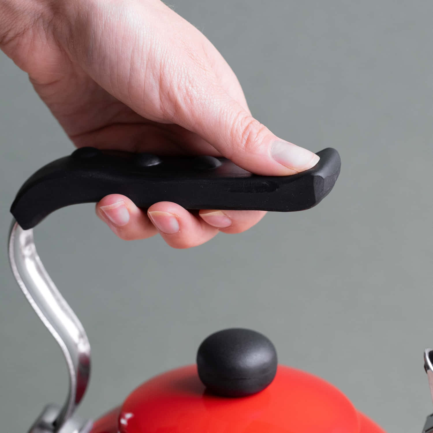 La Cafetière Kettle with Whistle - Red, 2 Liters - Kotikauppa