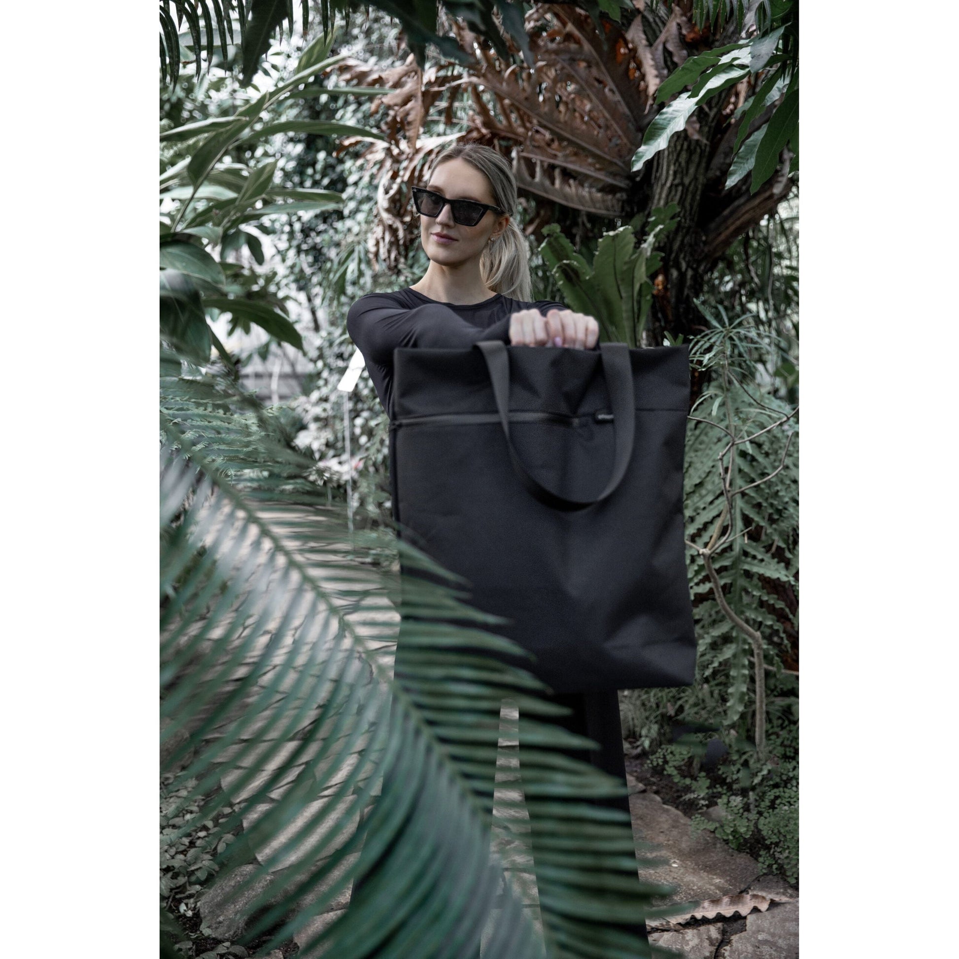 VIK Tote Bag - Large