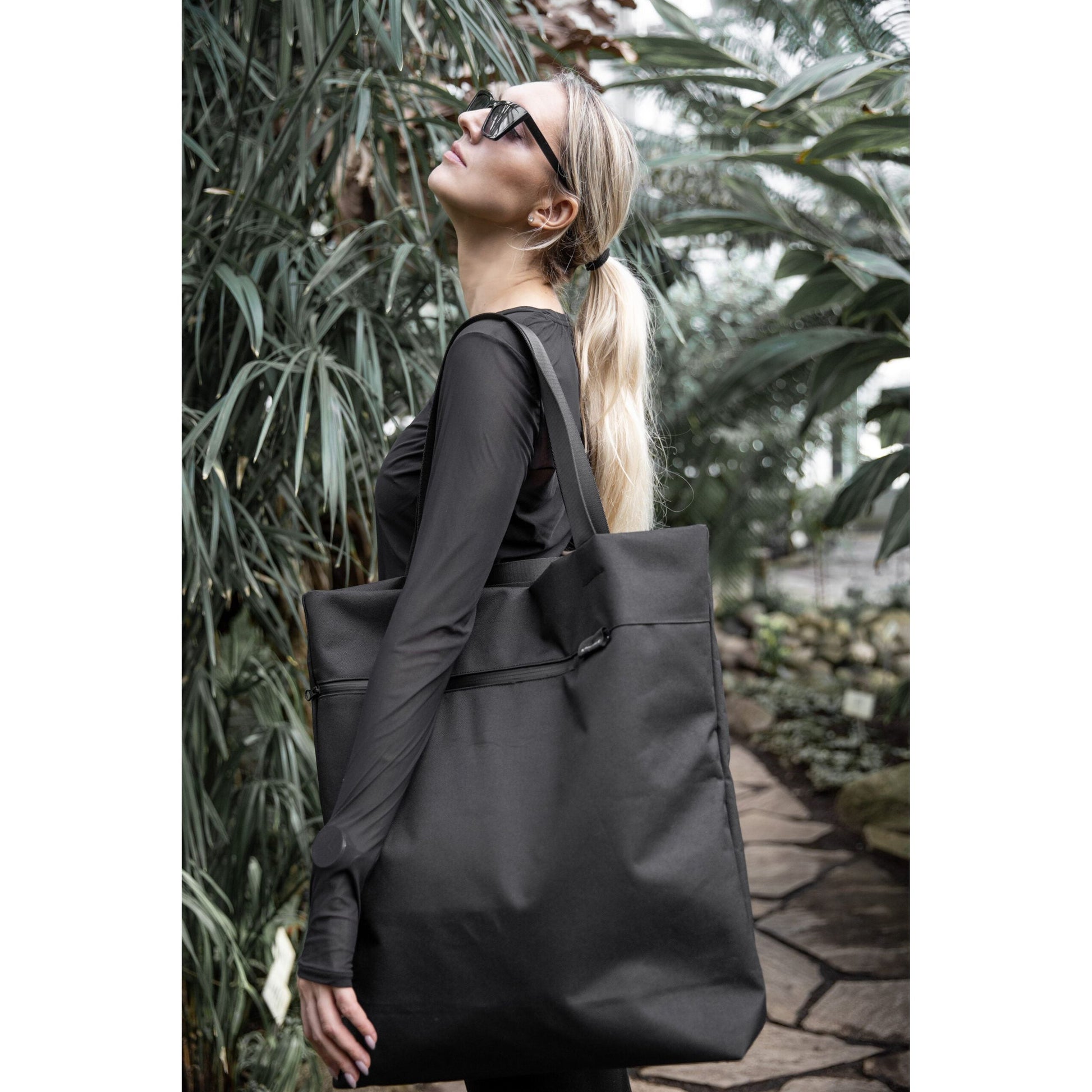 VIK Tote Bag - Large