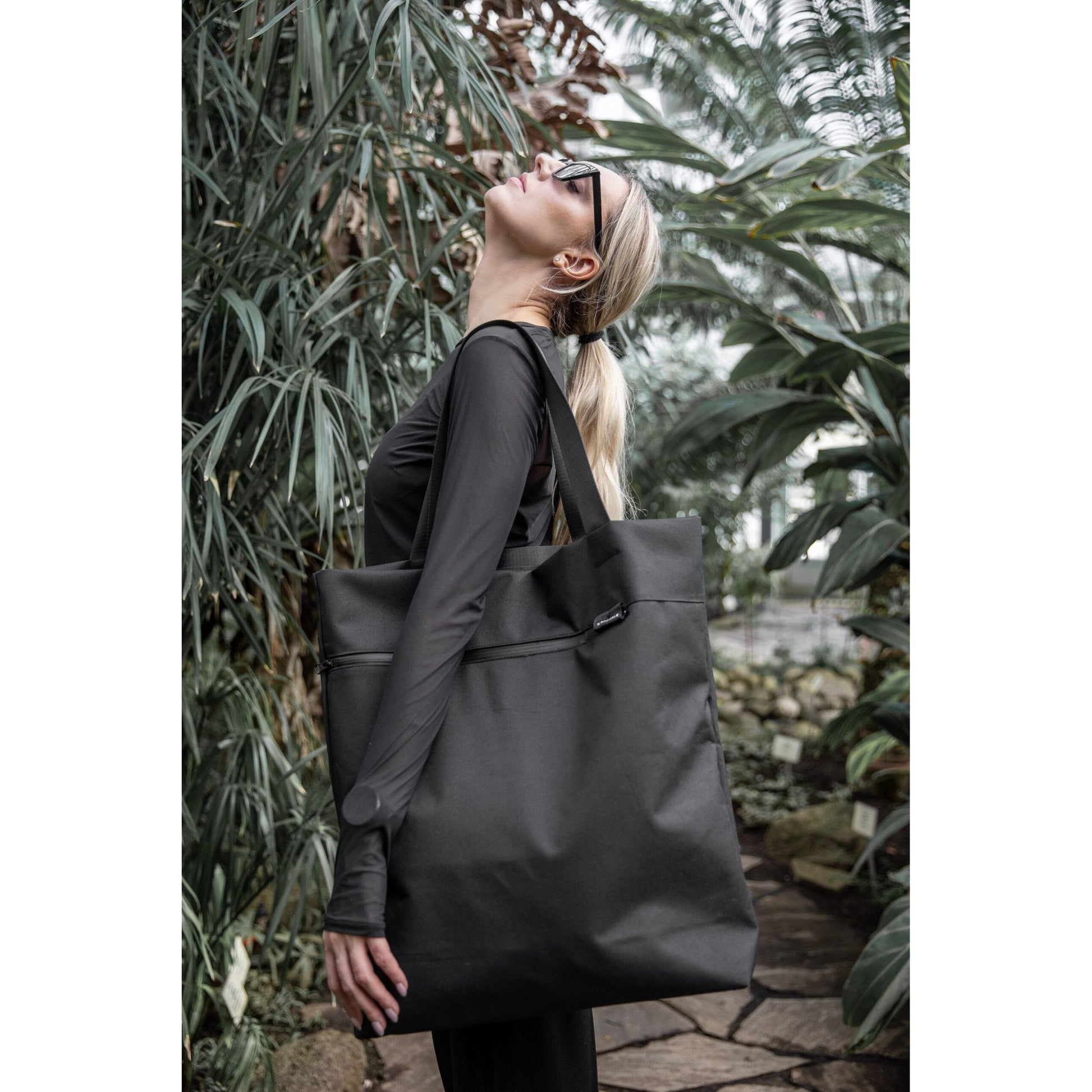 VIK Tote Bag - Large