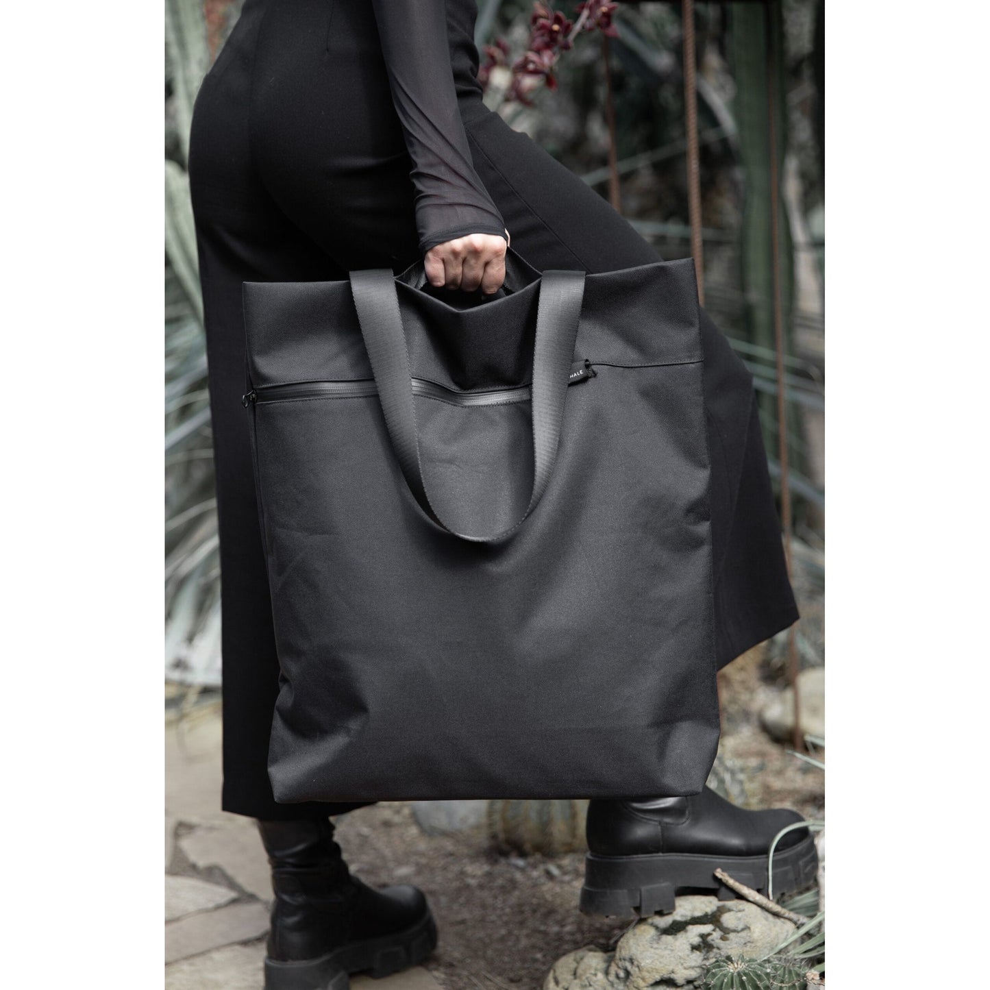 VIK Tote Bag - Large