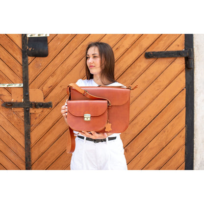 Natural Leather Saddle Bag Medium – Light Brown