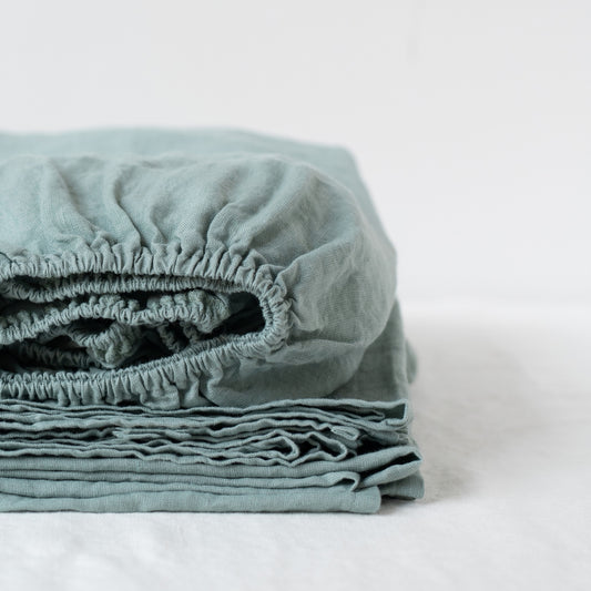 Pellavainen muotoonommeltu aluslakana Green Milieu (Yhden hengen) - Linen Tales