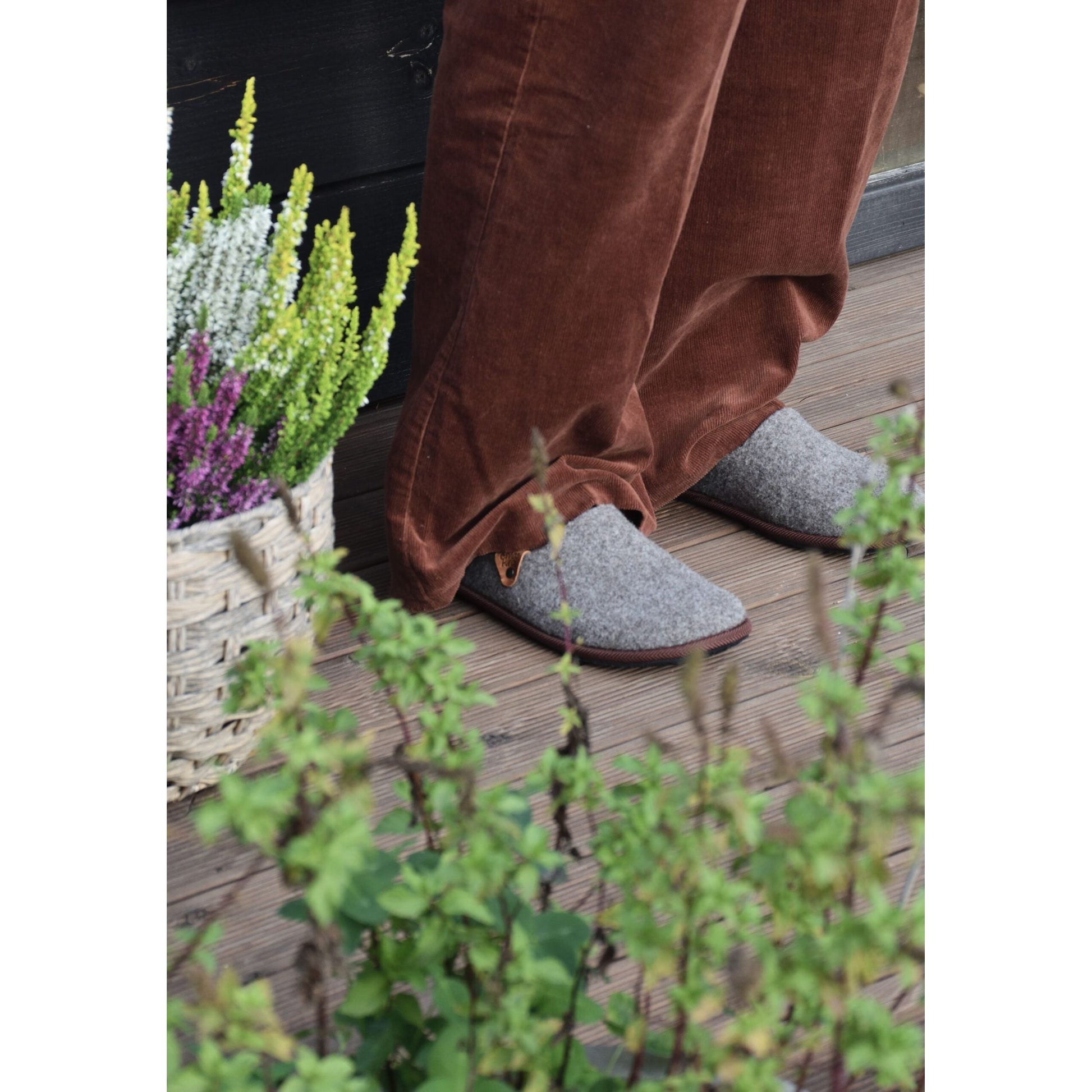 Nursi Unisex Slippers