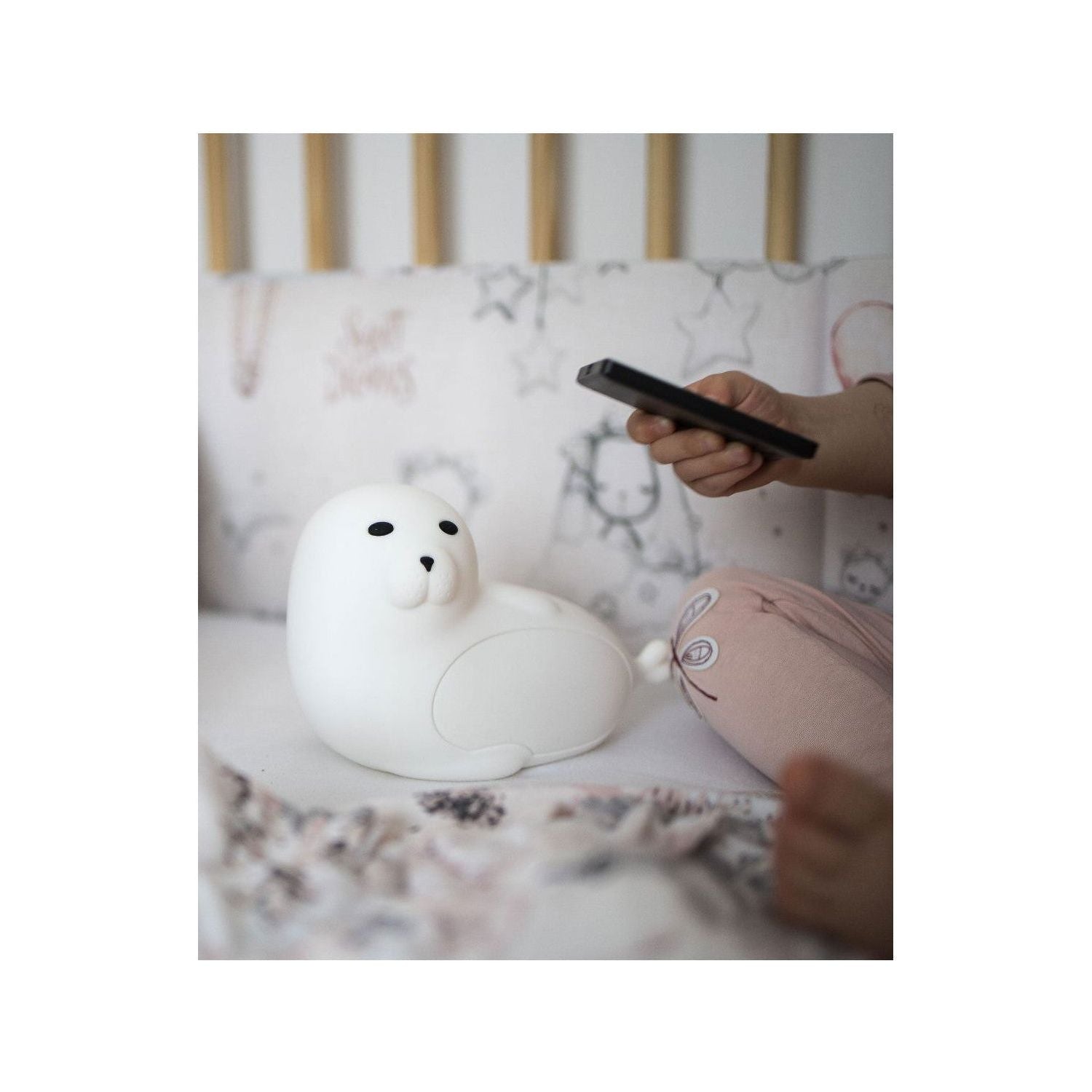 Seal Silicone Lamp with Remote - White - Kotikauppa