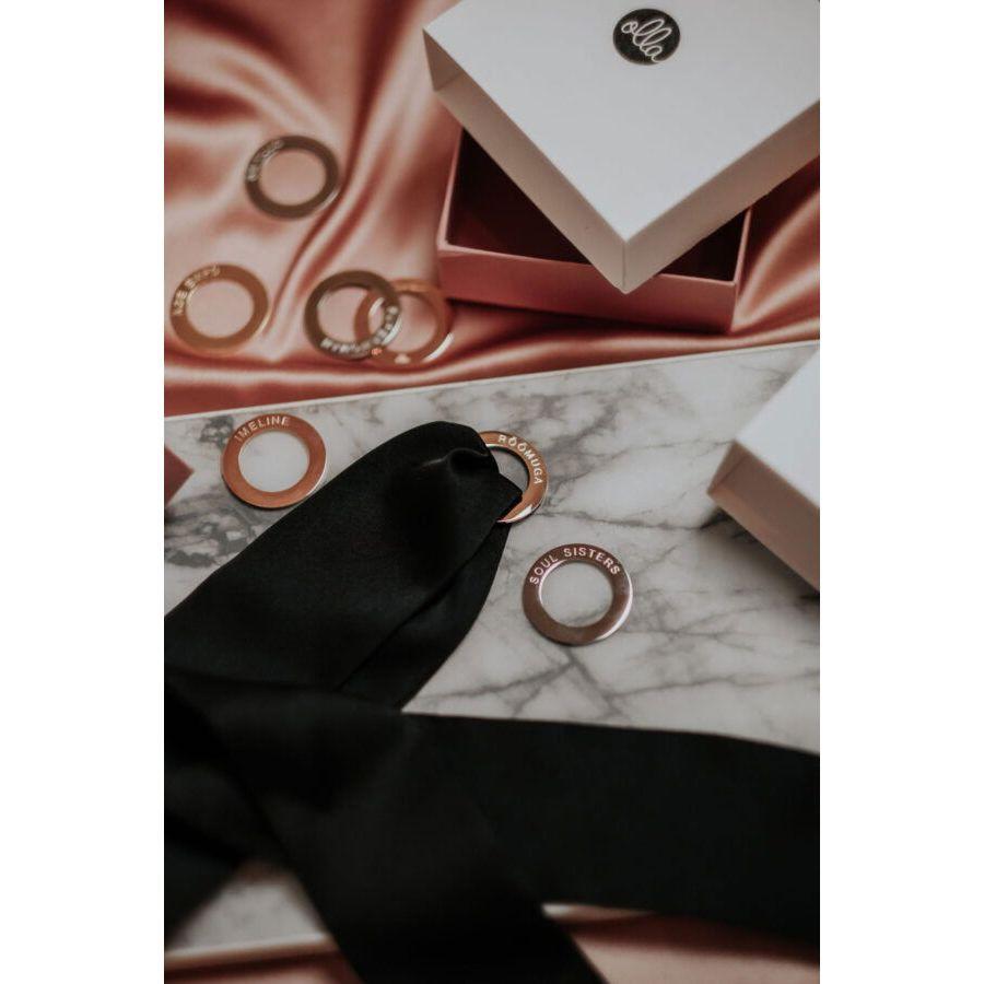 Silk Ribbon Bracelet - LOVE - Kotikauppa