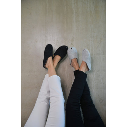TOKU Brussels Slippers - White