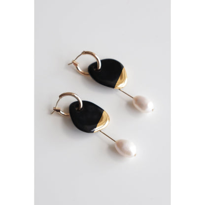Arp Pearl And Porcelain Earrings - Black