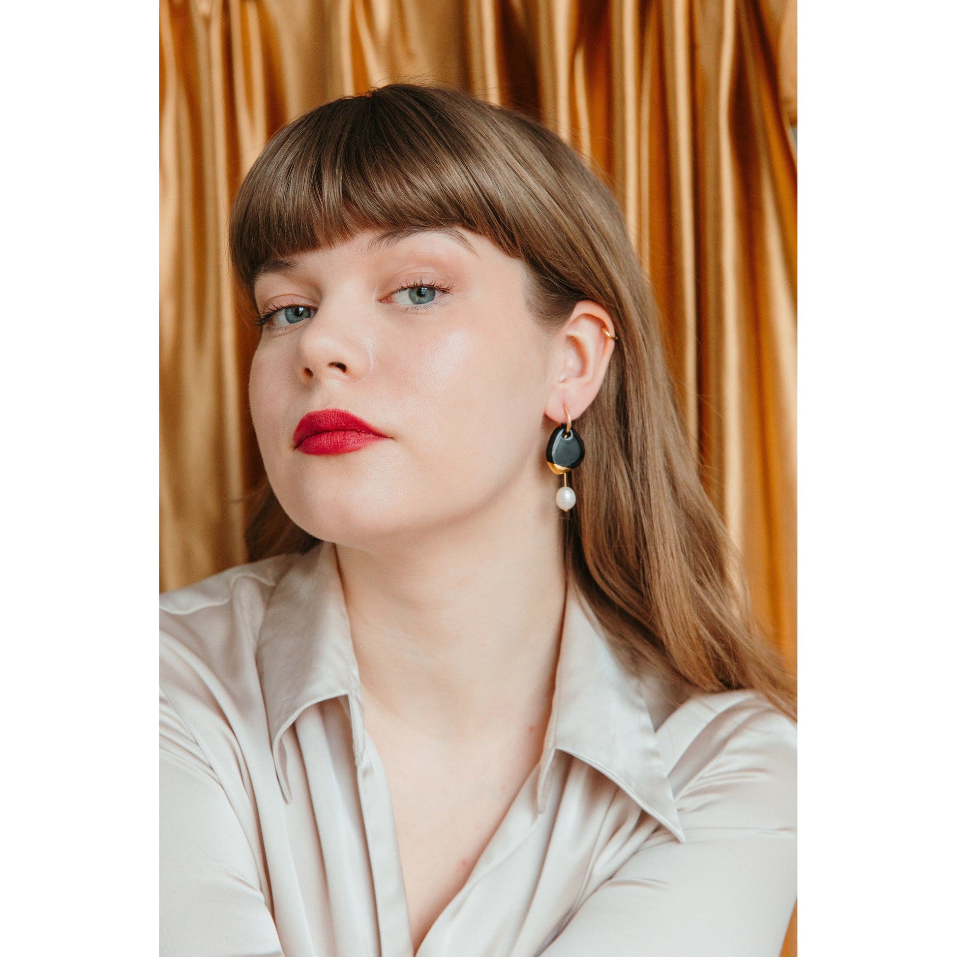 Arp Pearl And Porcelain Earrings - Black