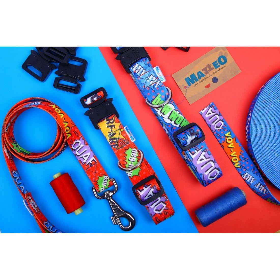 Collar With A Metal Buckle - Red Graffiti