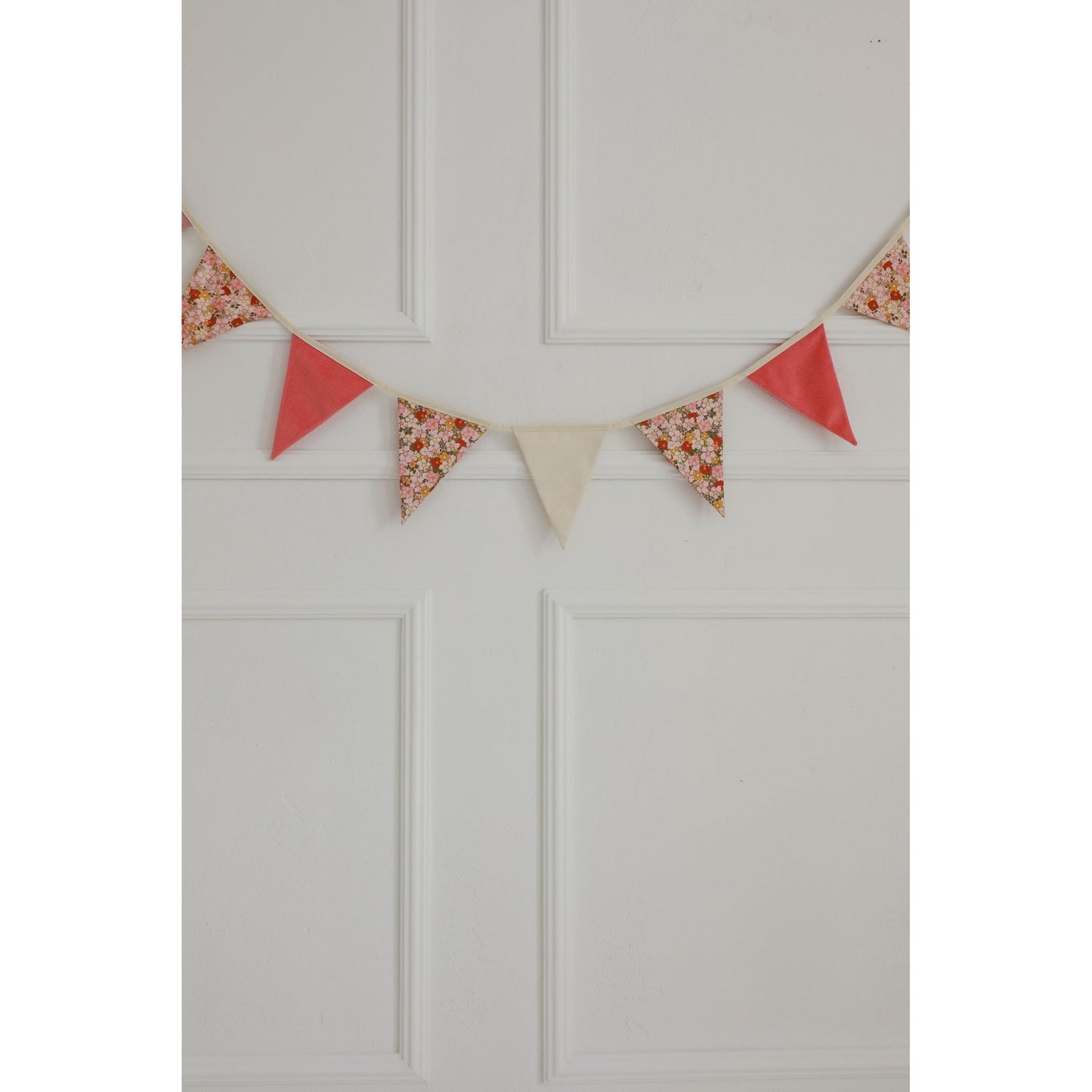 Garland - Birthday In Garden