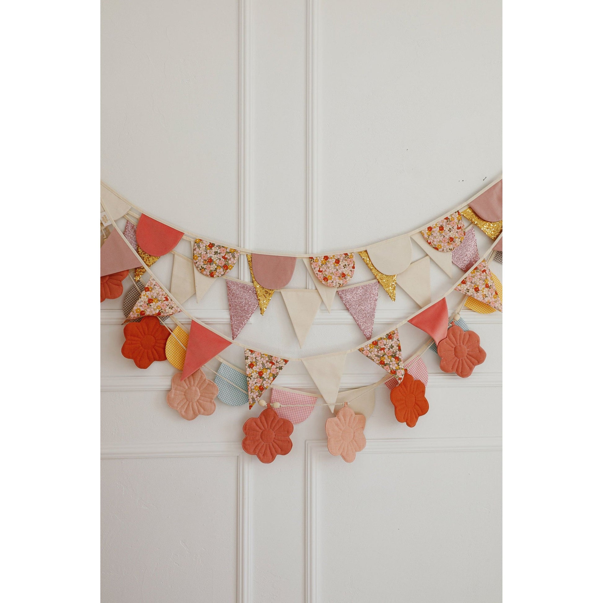 Garland - Birthday In Garden