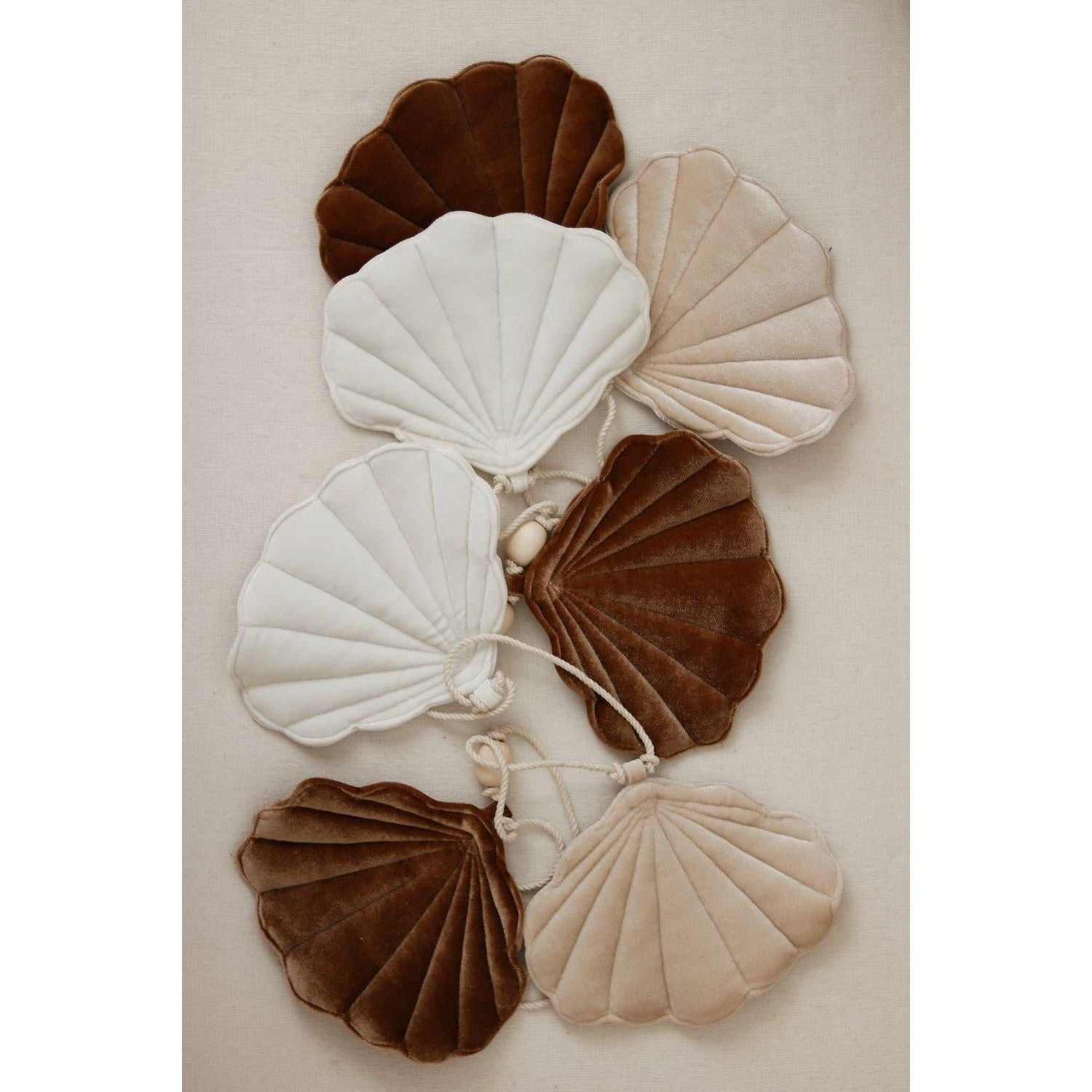 Shell Garland - Beige Pearl
