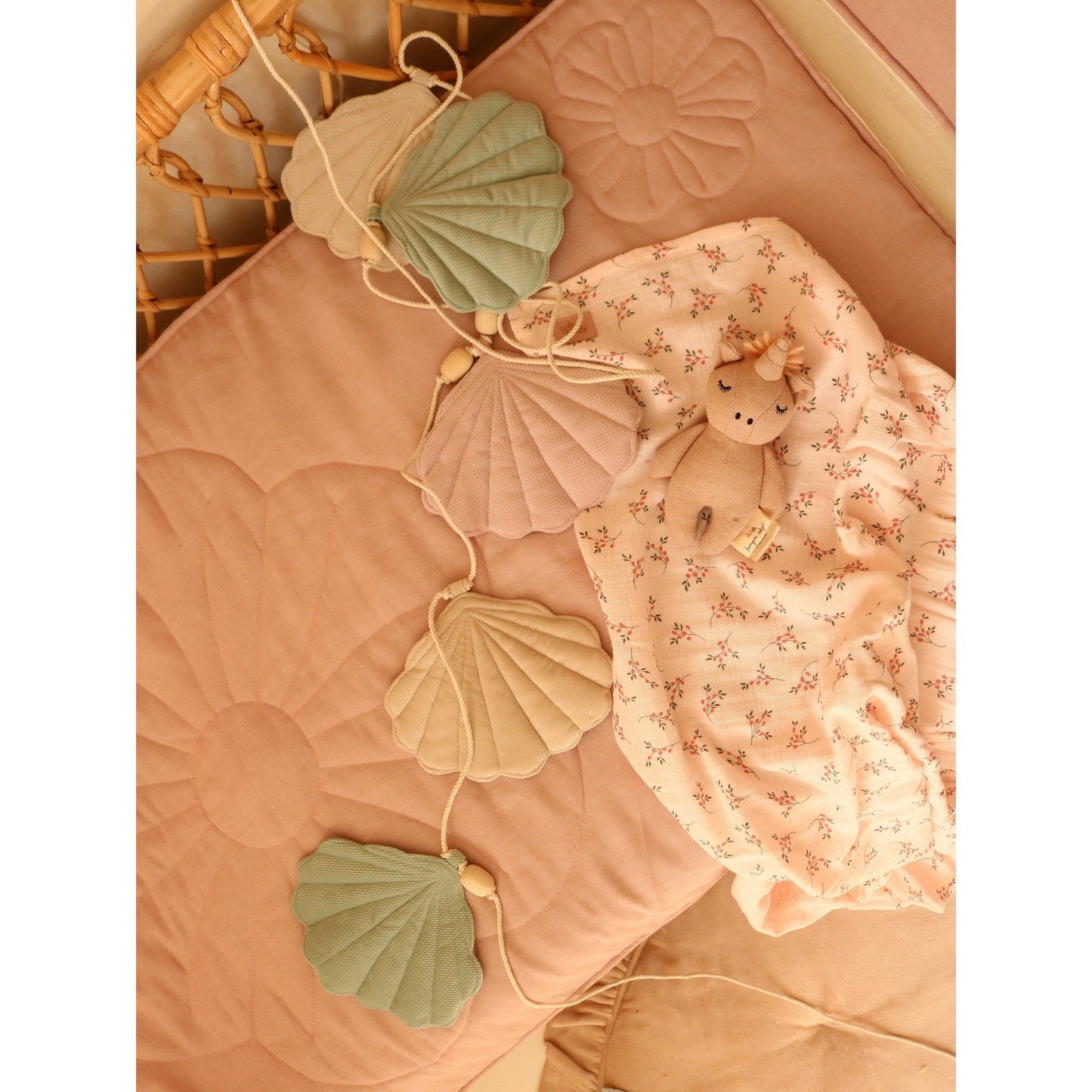 Shell Garland - Late Summer