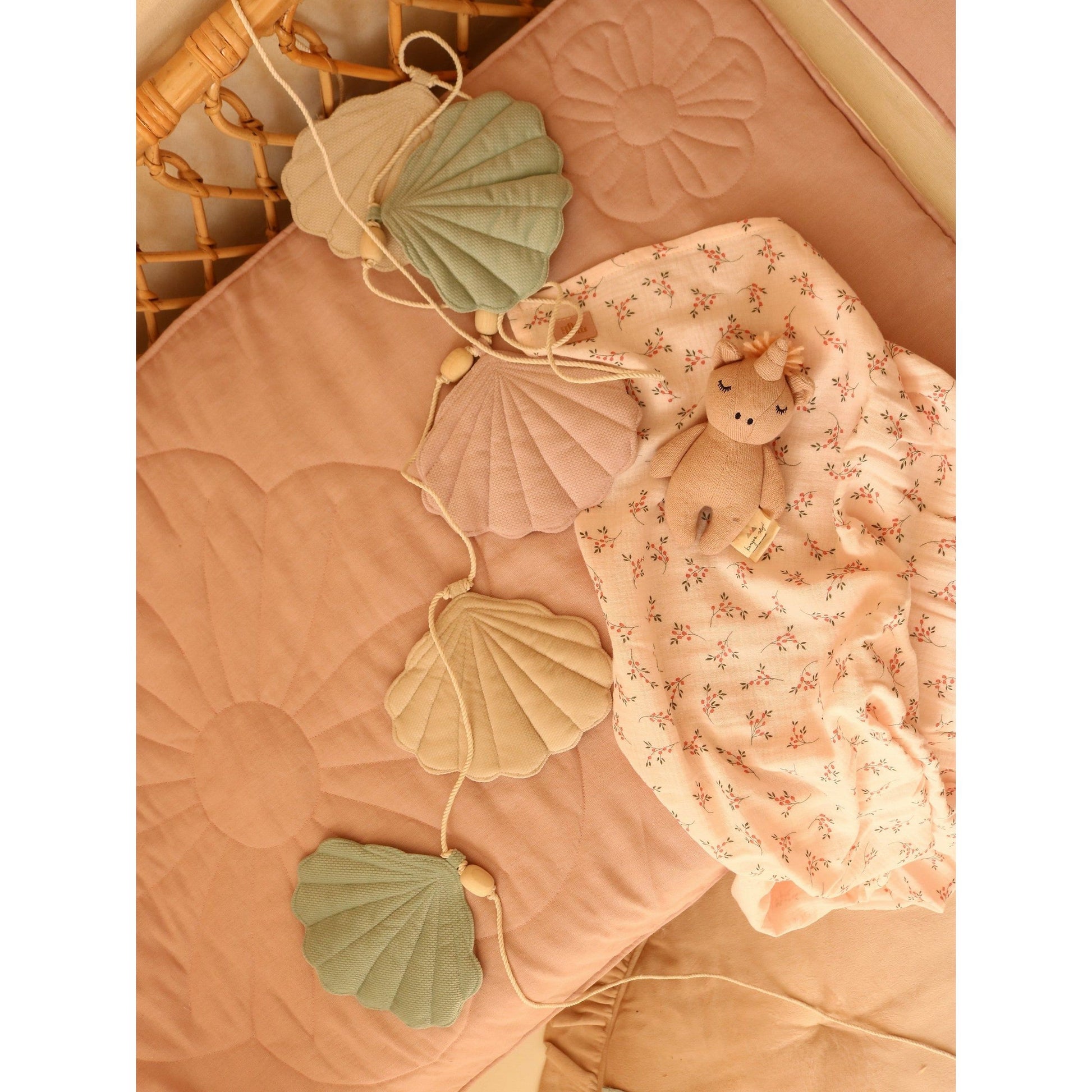 Shell Garland - Late Summer