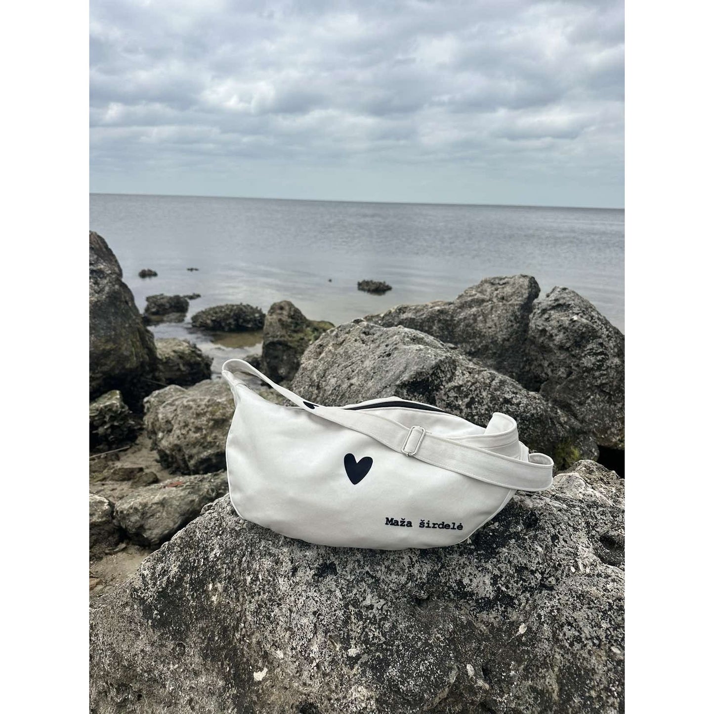 Hobo Bag Heart - White