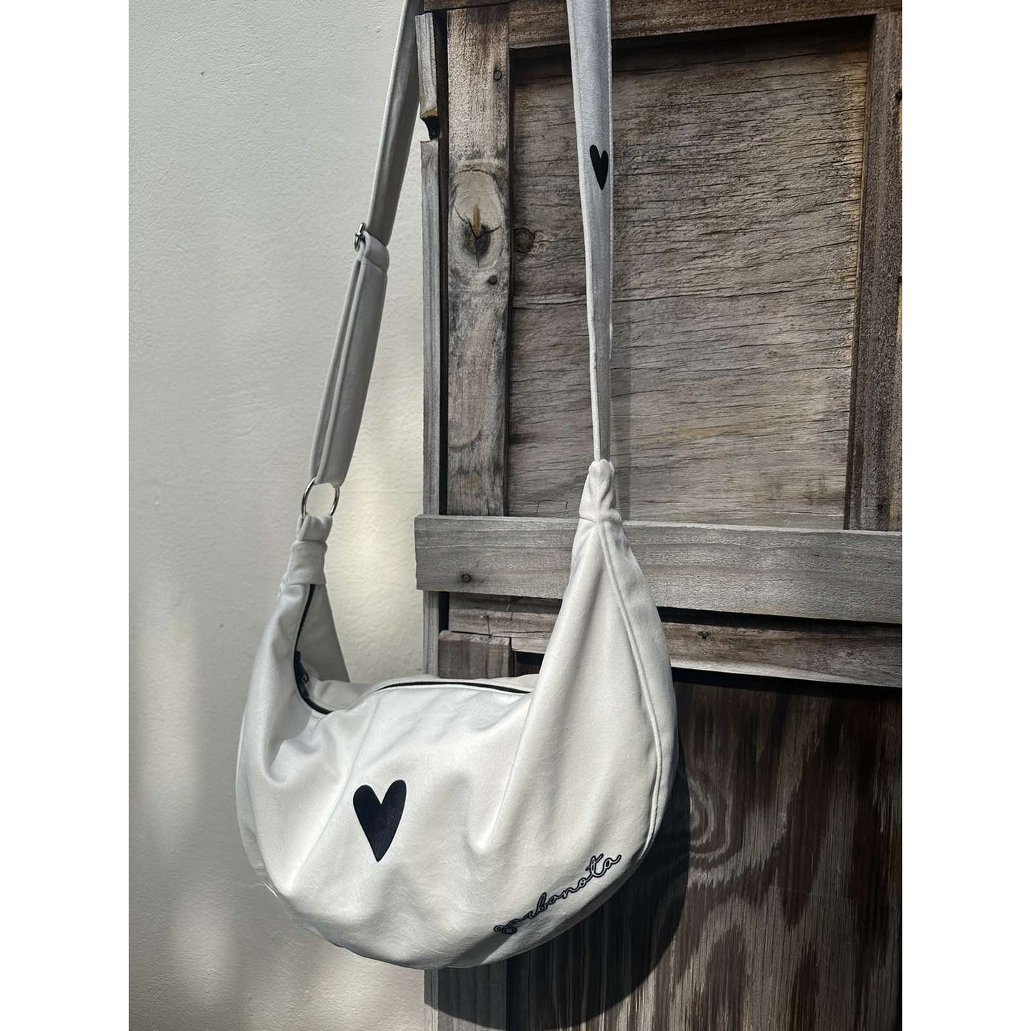 Hobo Bag Heart - White