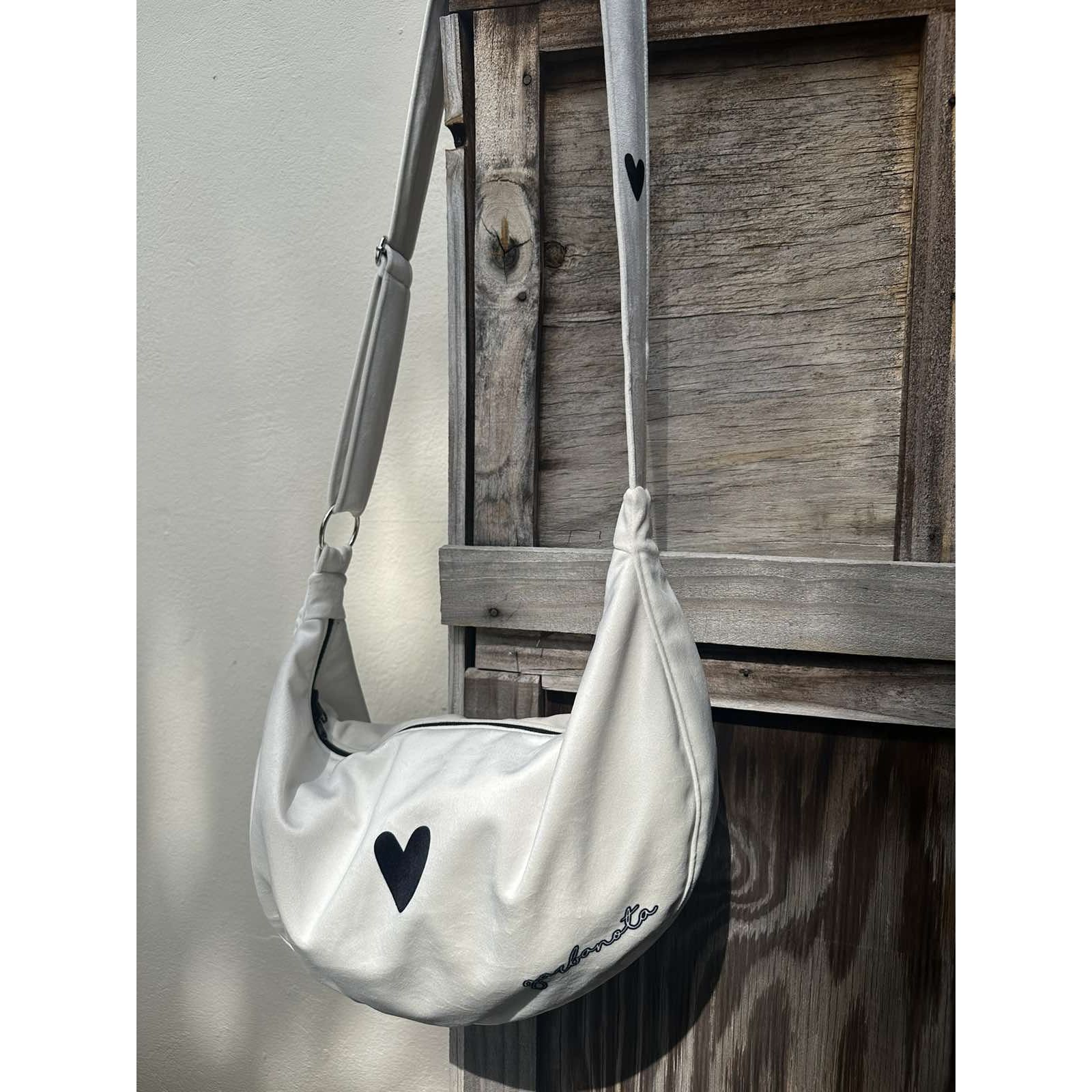 Hobo Bag Heart - White