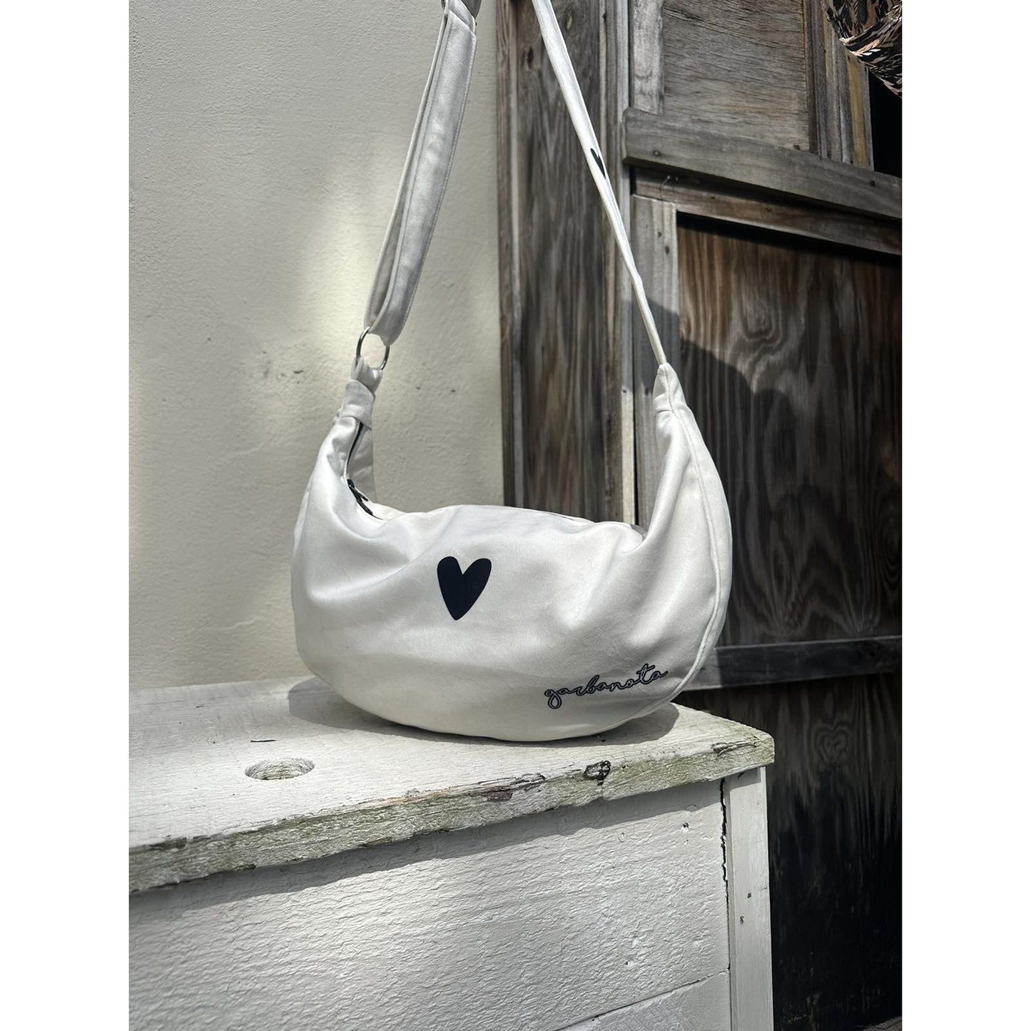 Hobo Bag Heart - White
