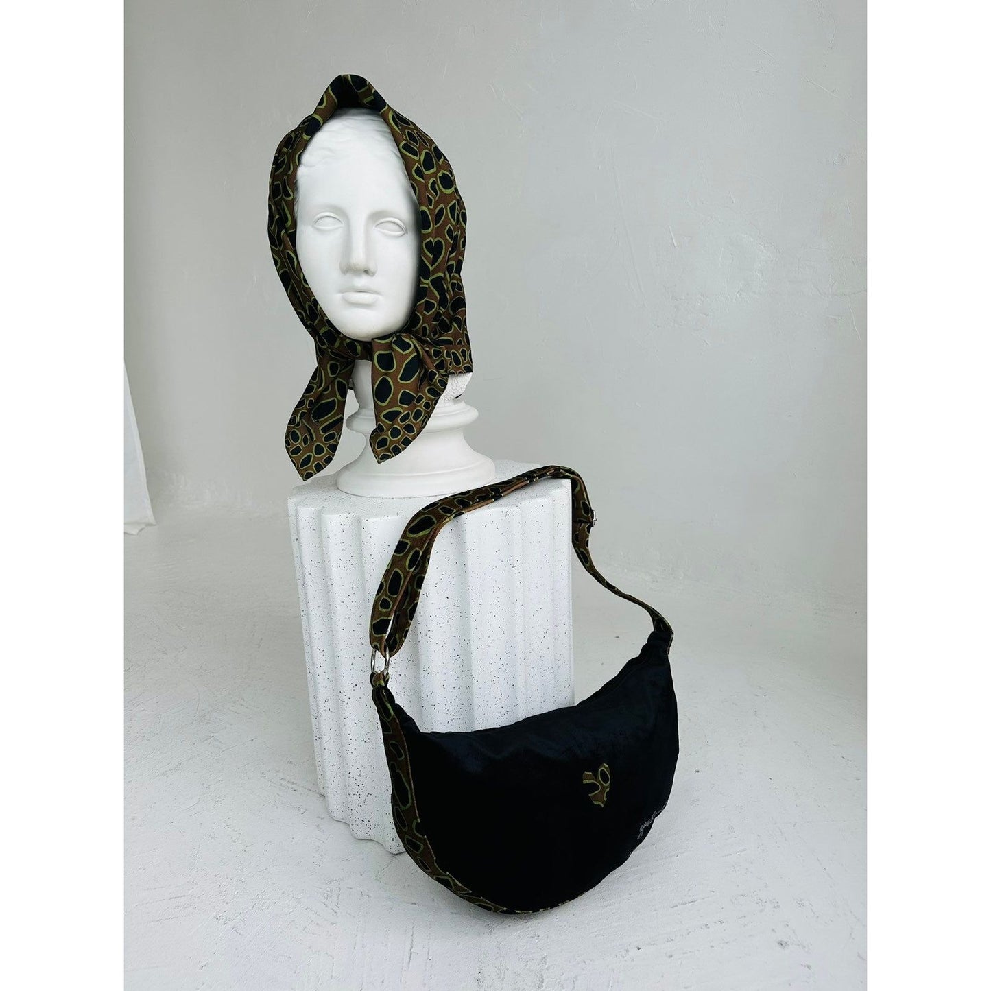 Hobo Bag - Leopard Heart