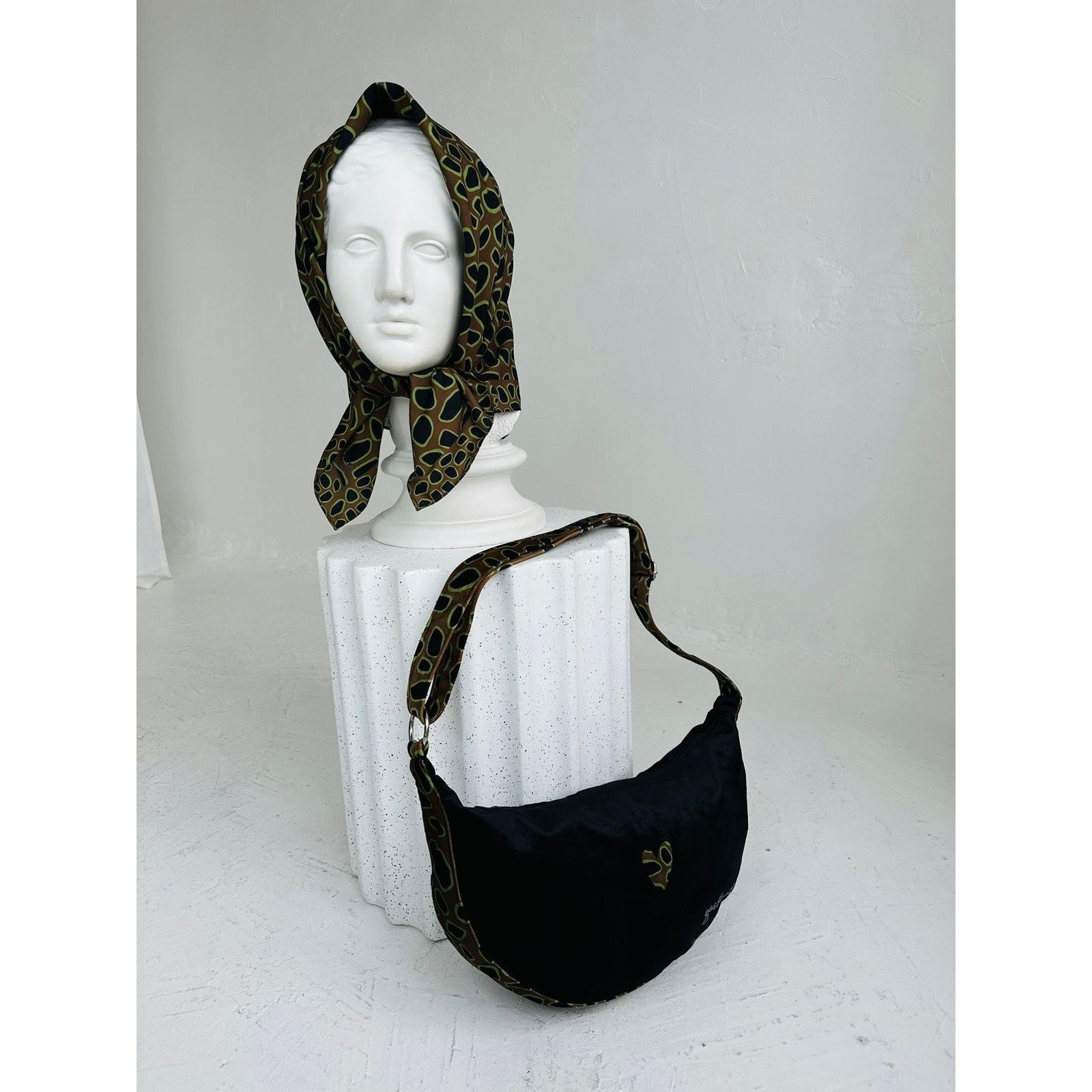 Hobo Bag - Leopard Heart