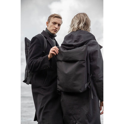 HØLAR Weatherproof Backpack
