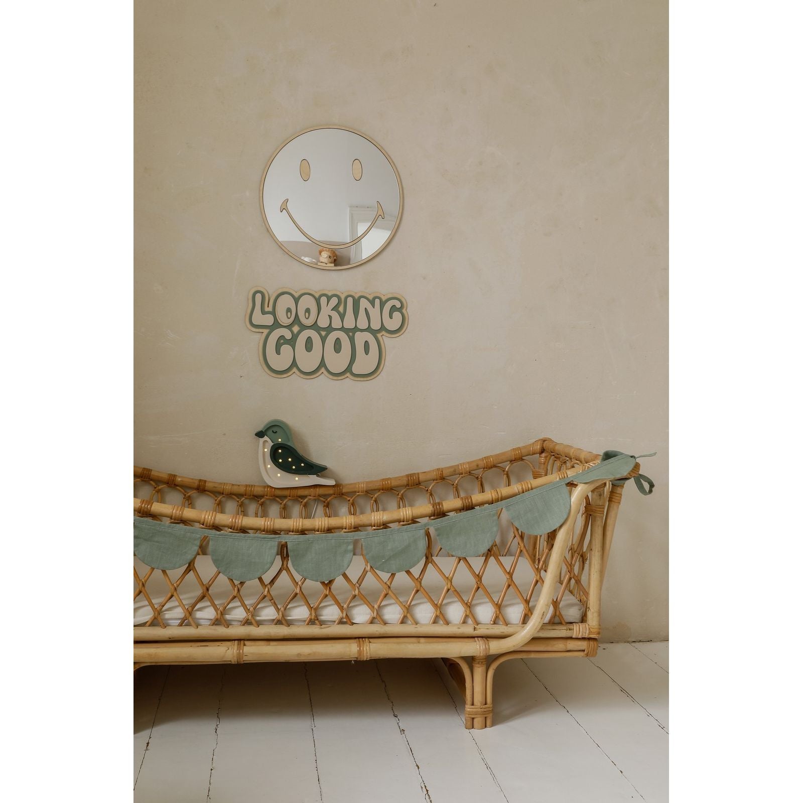 Kids Room Emoji Mirror – Child-Friendly Acrylic & Wood