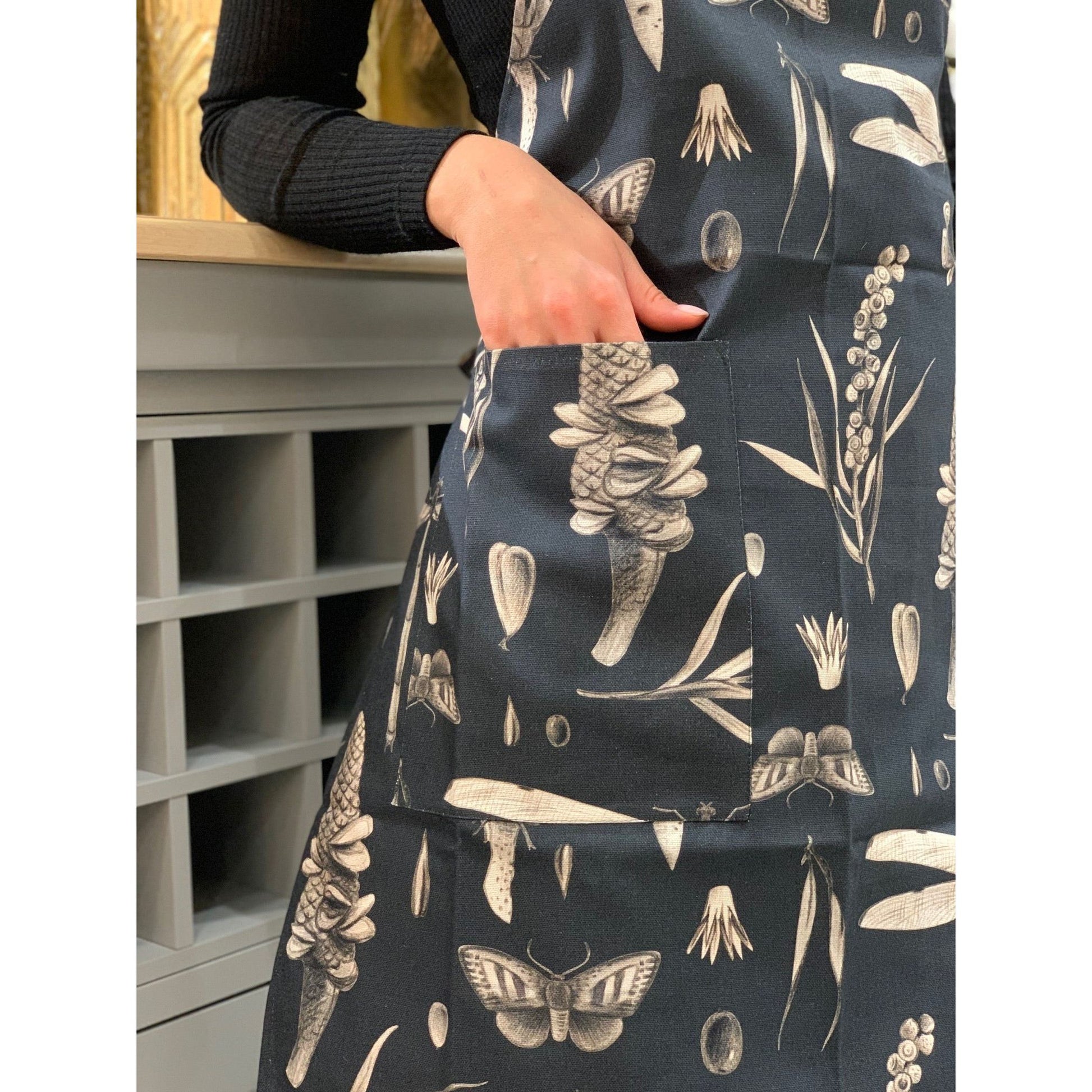 Ladies' Apron - Seeds Carbon