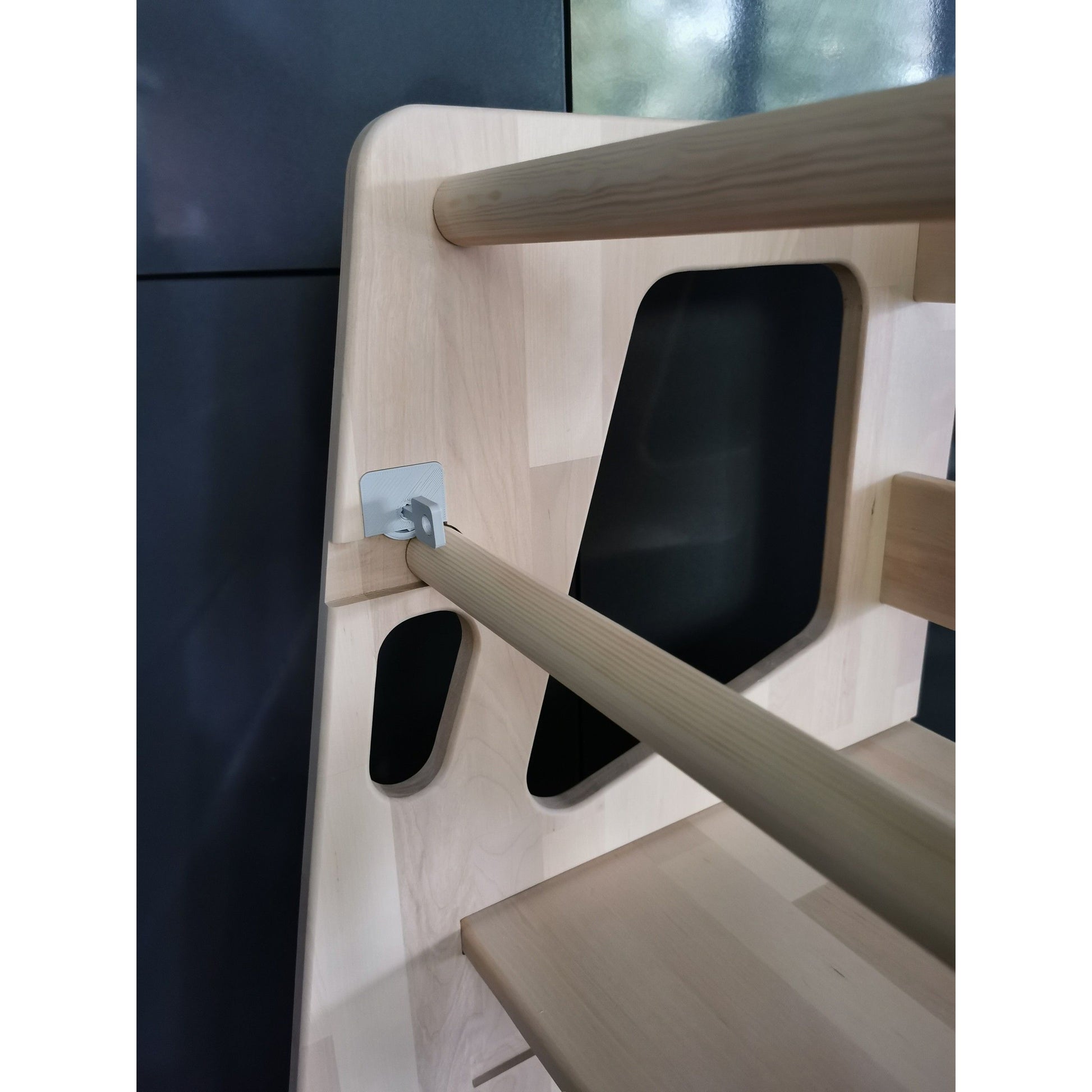 Montessori Tower Safety+