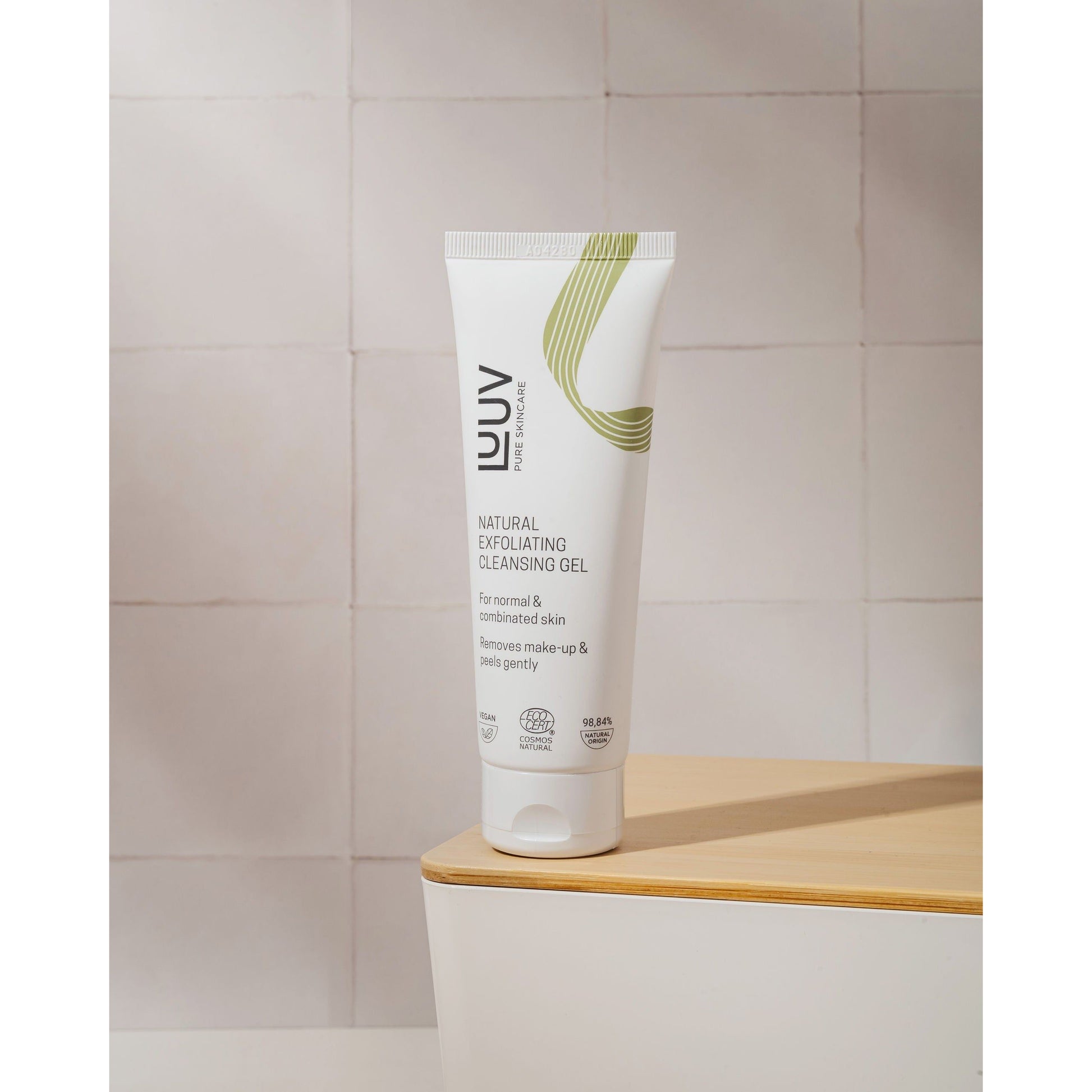 Natural Exfoliating Cleansing Gel with Bamboo, 75ml