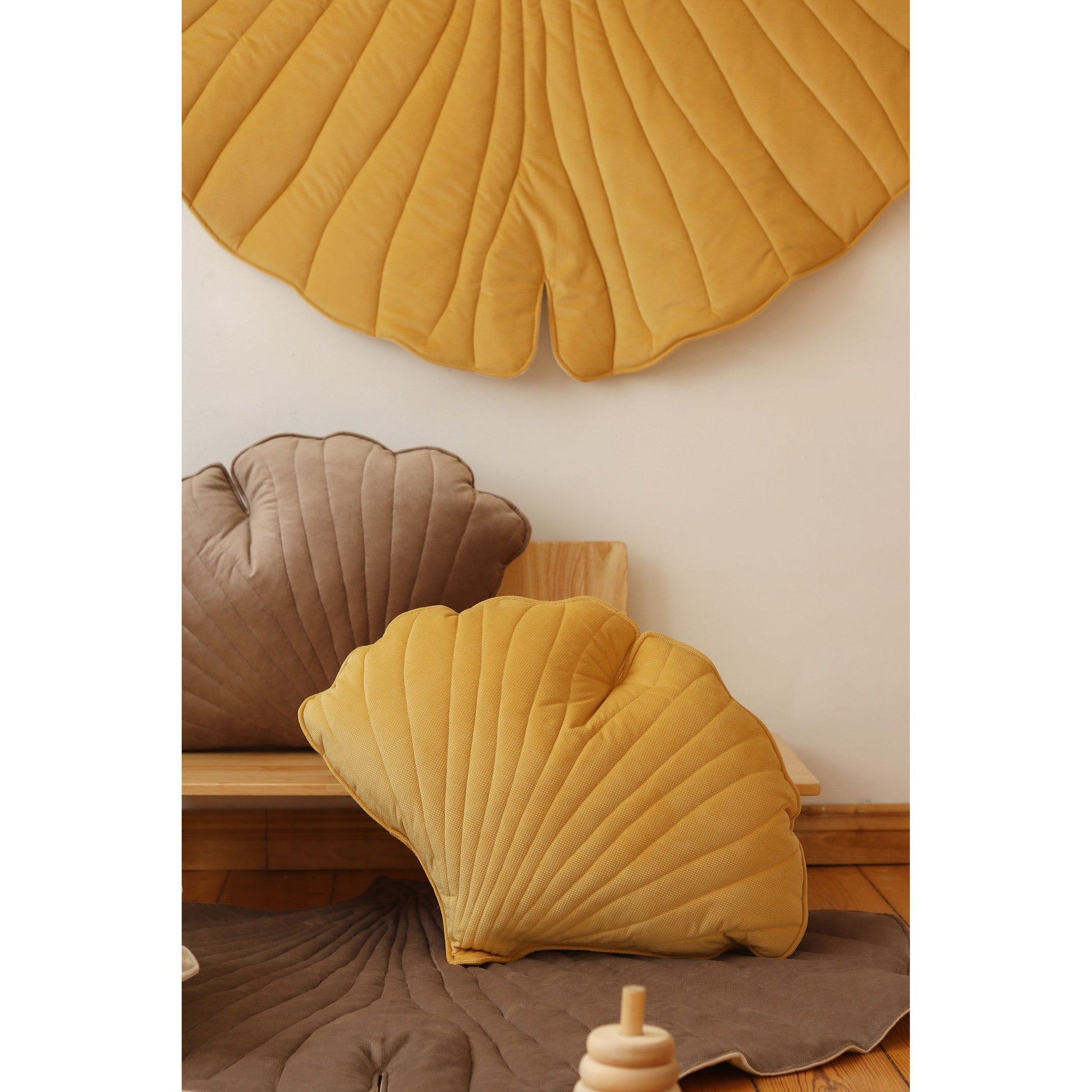 Organic Cotton and Velvet Ginkgo Leaf Playmat - Yellow