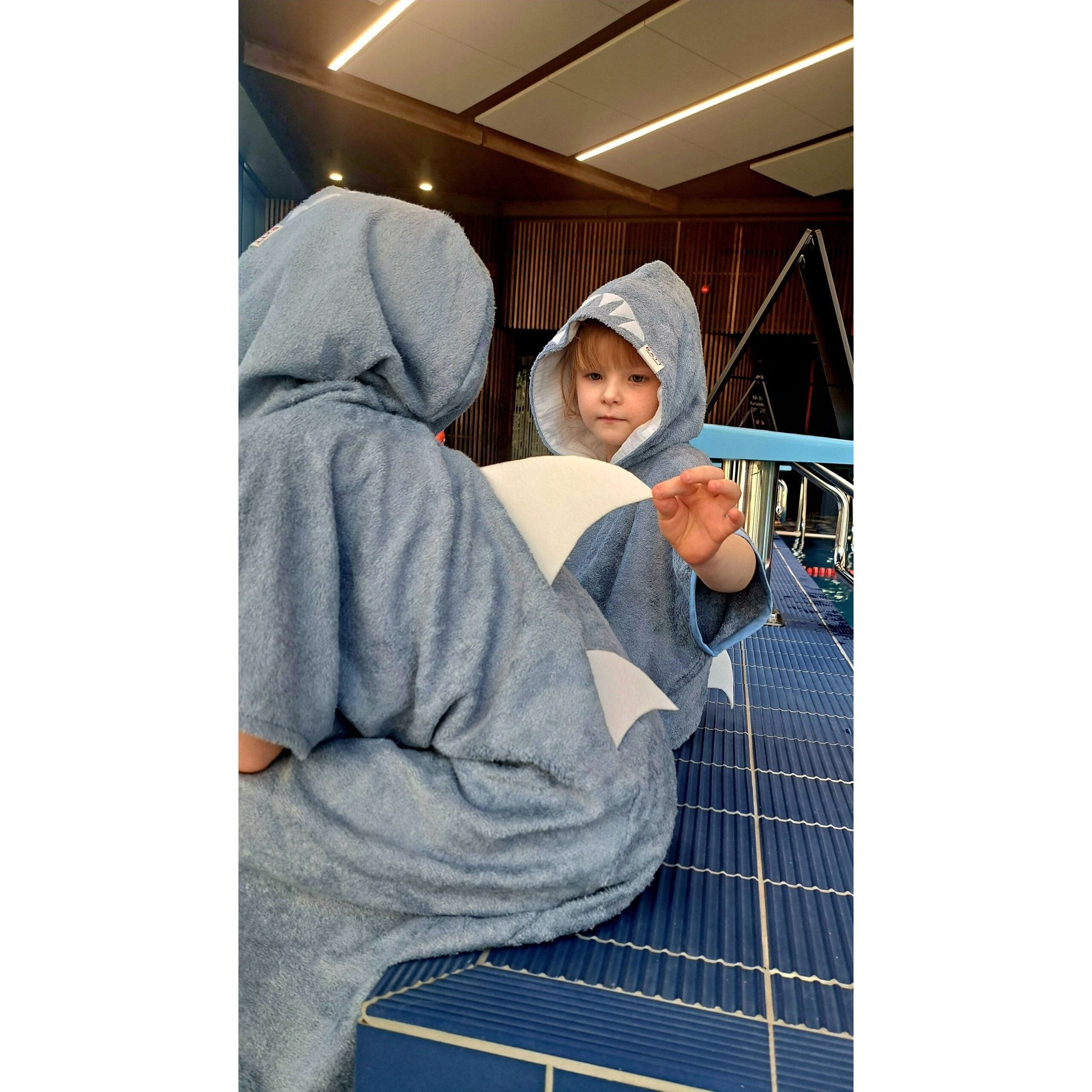 Short-Sleeve Poncho SHARK - For KIDS (Size 122-150)