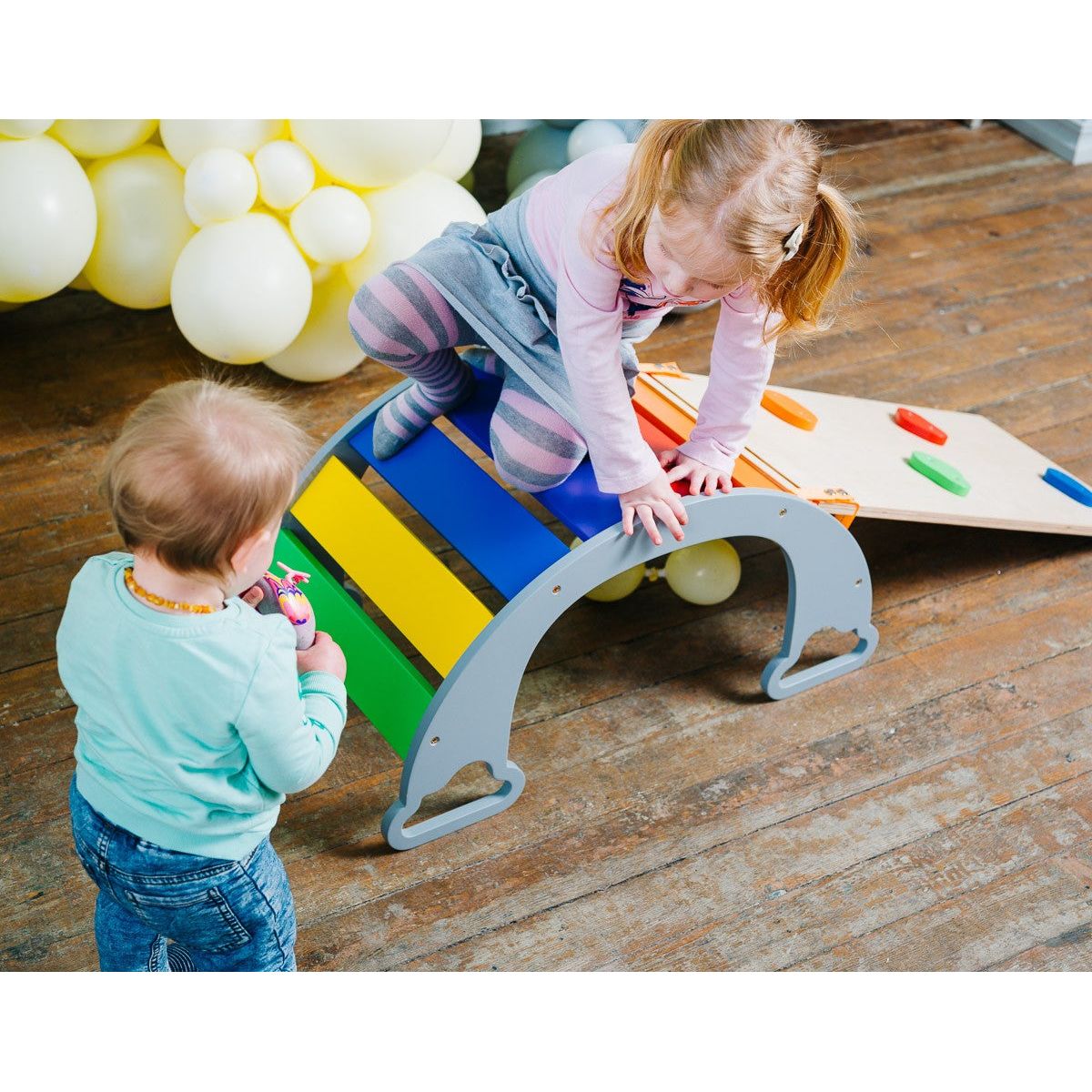 The Sway Rainbow Climber / Swing