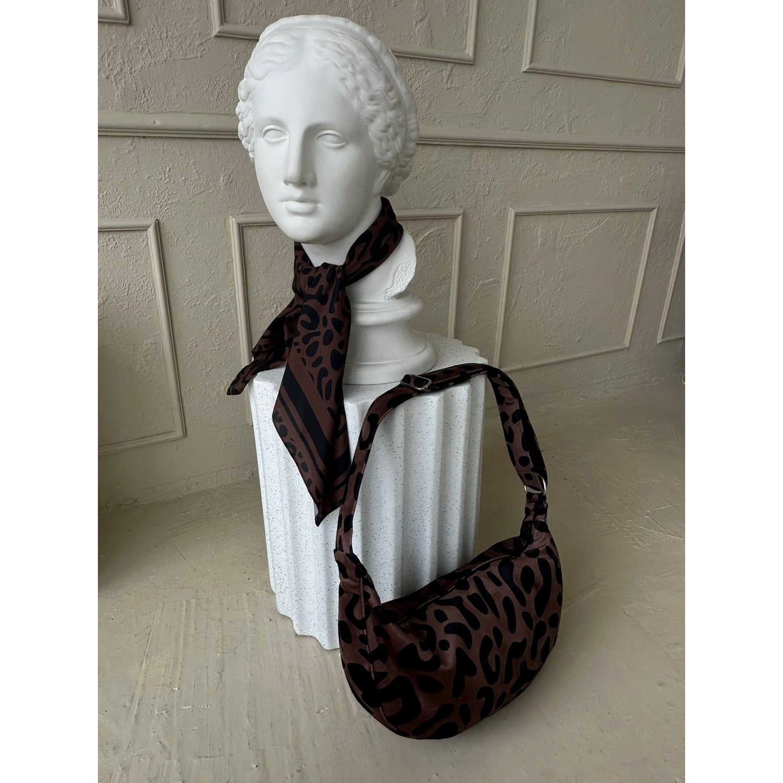 Hobo Bag - Classic Leopard